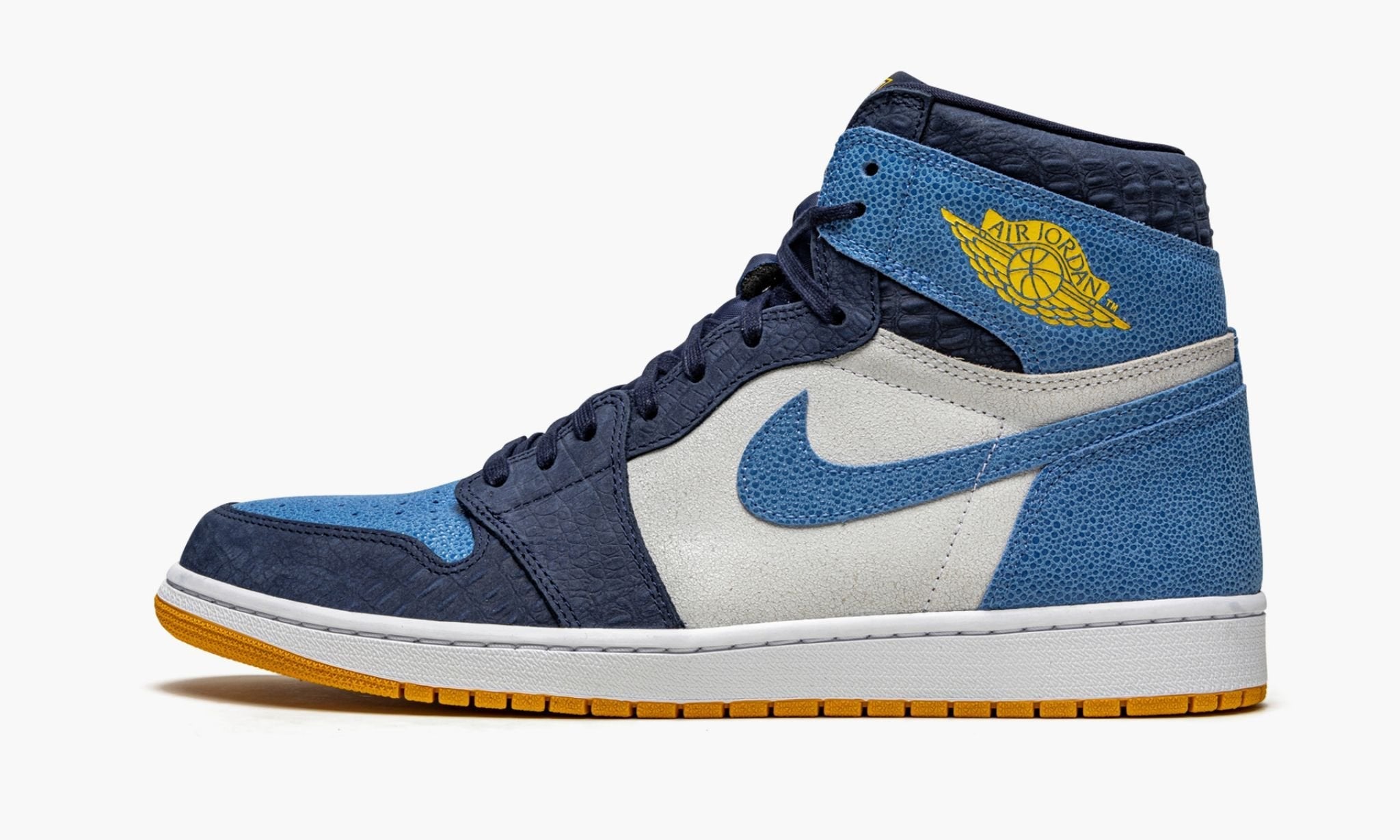 Air Jordan 1 Retro High OG “Marquette PE”