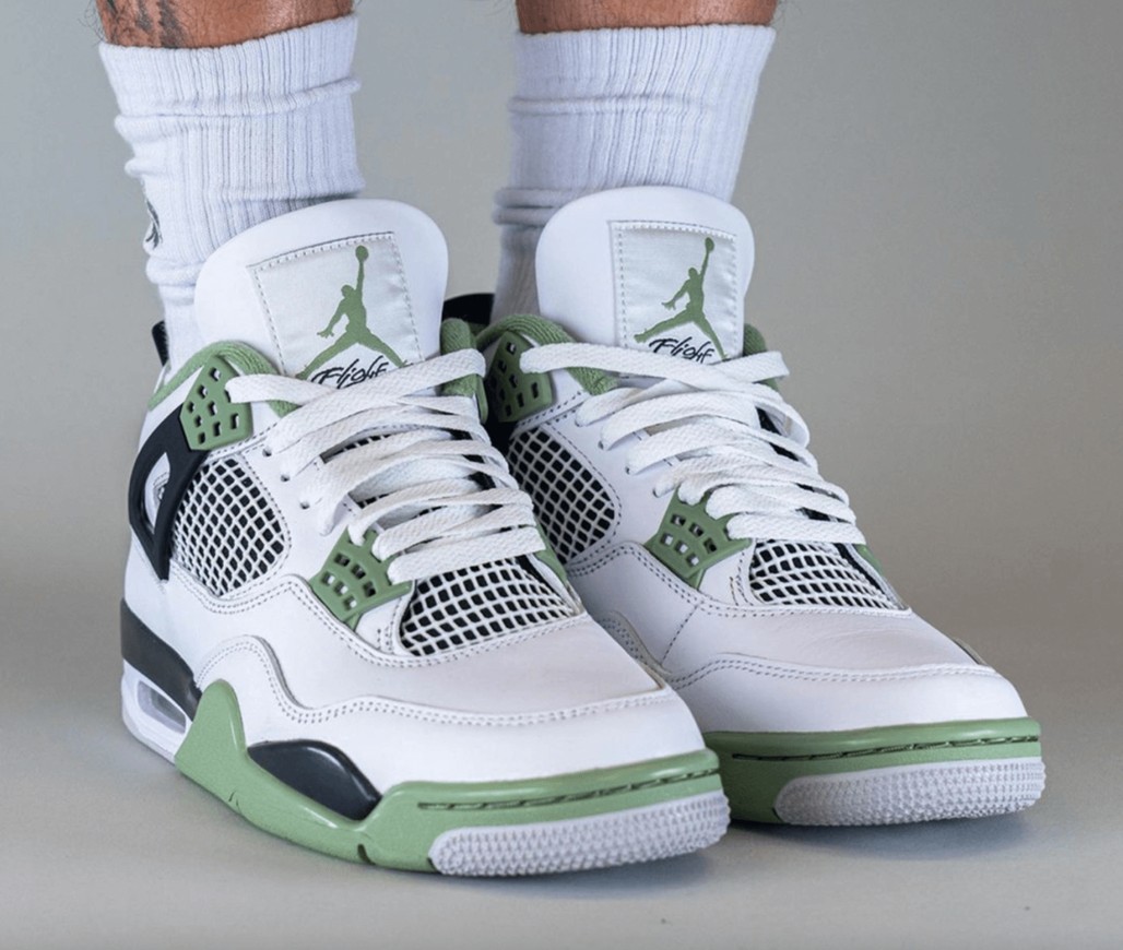 Jordan 4 Retro Seafoam (Women’s)