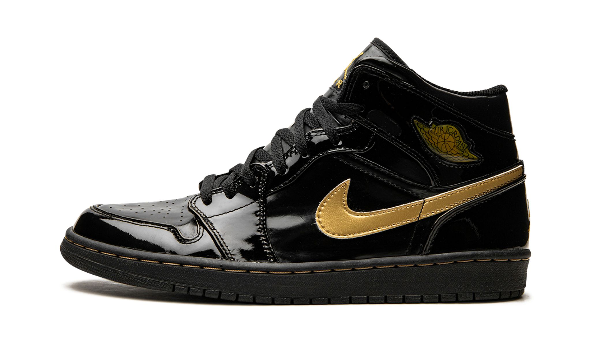 Air Jordan 1 Retro “Black Metallic Gold (2003)”